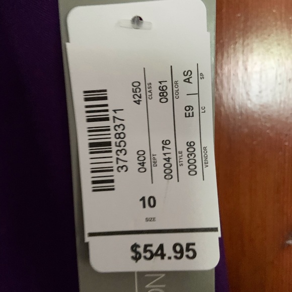 NWT Christopher and Banks size 10 Signature Slimming purple capris - Picture 4 of 4